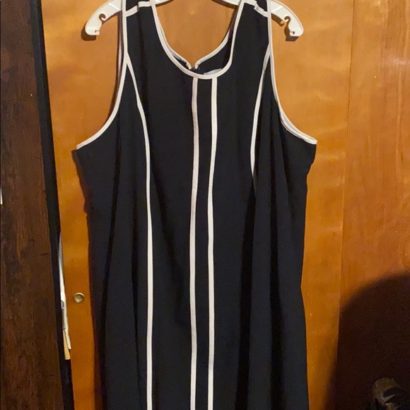 Black and white Stripe Dress - Picture 1 of 1